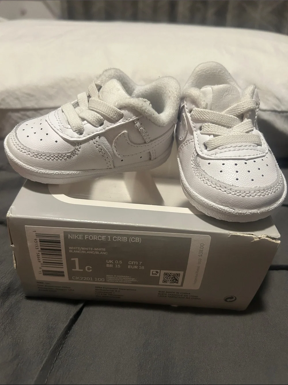 Nike Baby Force 1 Crib Sneakers in White